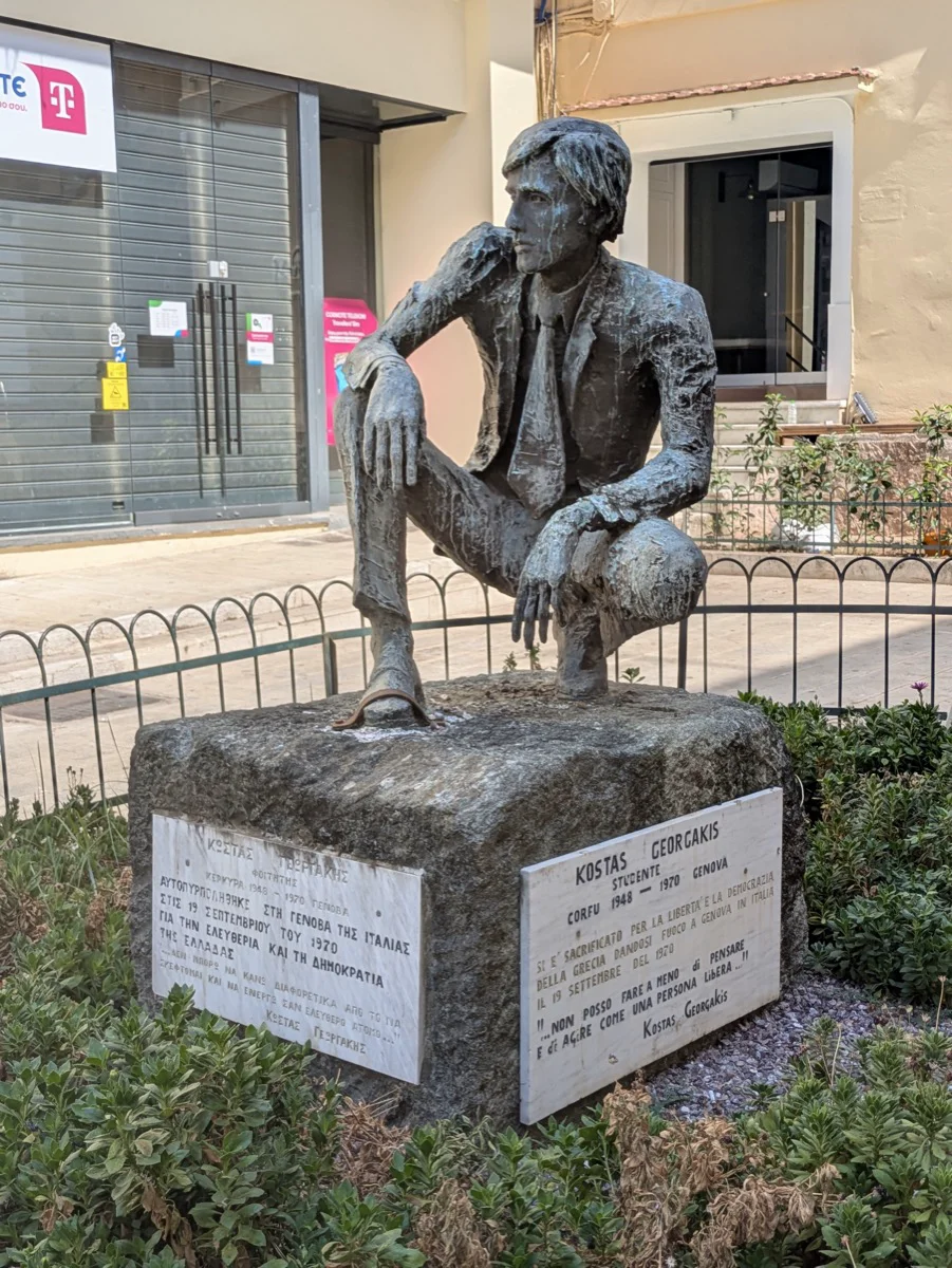 First time seeing a statue with this pose